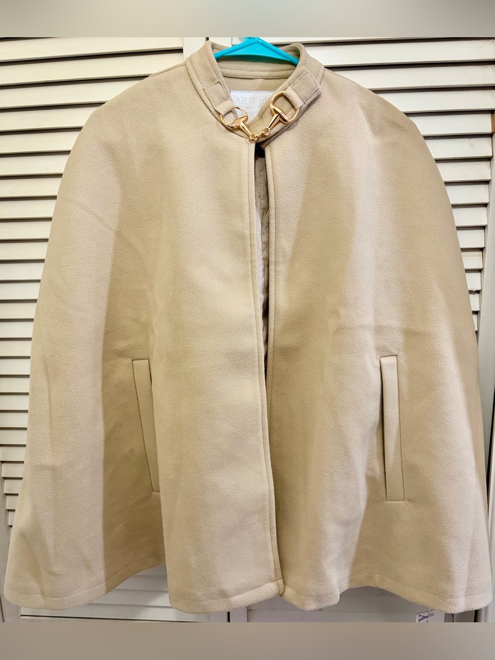 NWT Beautiful Women's Beige OS Cape Coat with Gold-Accent Buckles